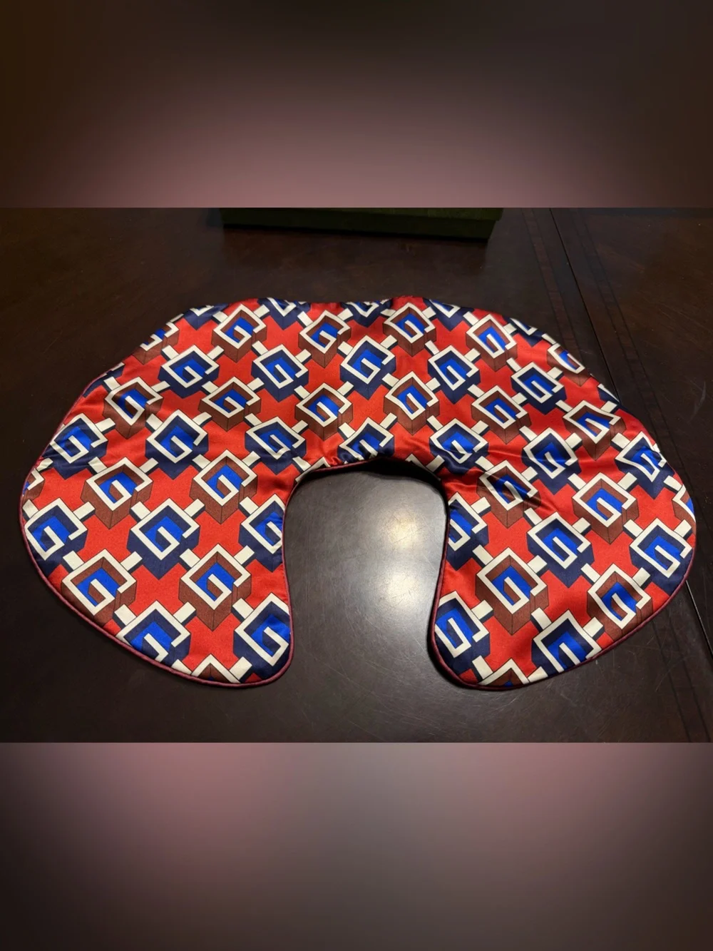 New Gucci Geometric G Logo Neck Pillow Travel Accessories Red Blue